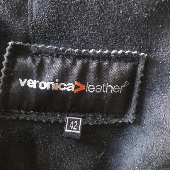 Absolutely gorgeous bomber jacket - Picture 5 of 5